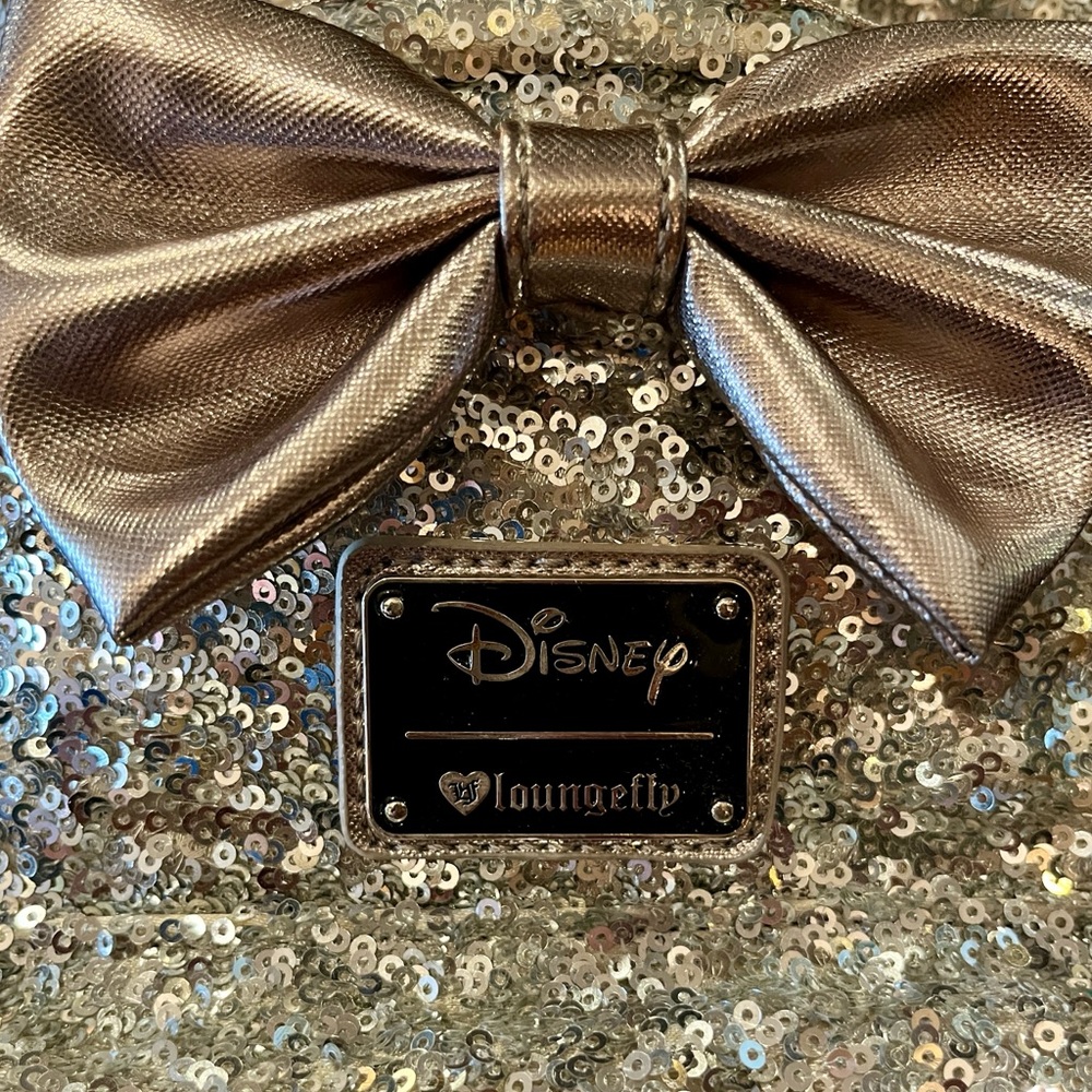 Loungefly Disney Minnie Mouse Silver Sequin Mini Backpack - Picture 4 of 8